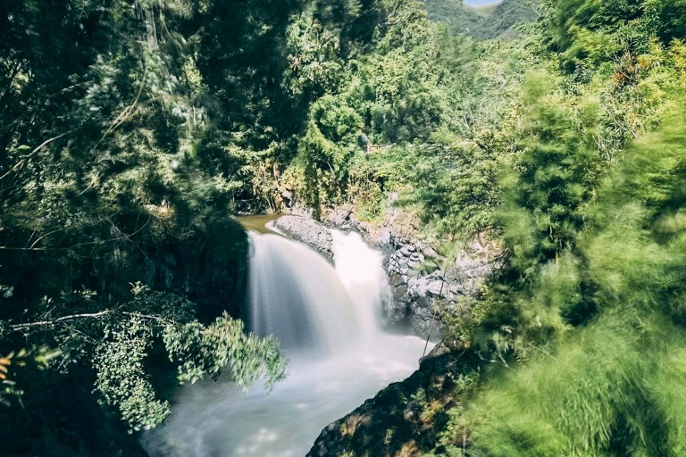 holoholomauitours waterfall